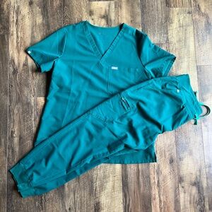 Figs Women’s Deep Teal Scrub Jogger Set